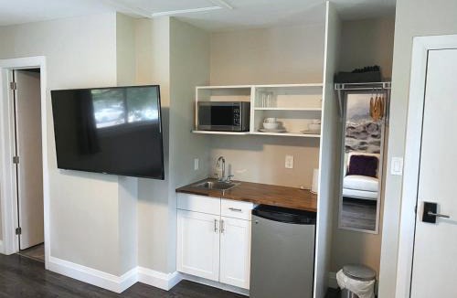 Waterloo Apartment | ENTIRE BACHELOR UNIT EN-SUITE UPTOWN WATERLOO - e5