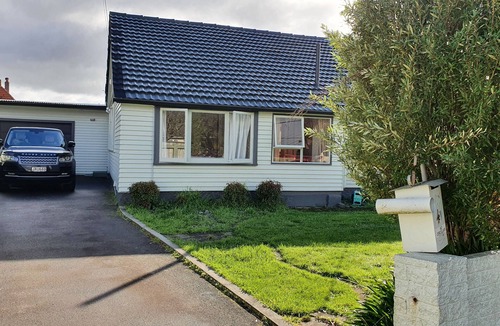 Lower Hutt House | Entire Bunglow in Central Hutt with FREE-WiFi