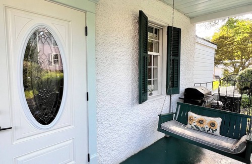Washington House | Entire Colonial Private 3BR House Beside The Inn.Fast WiFi,tub,queen size bed