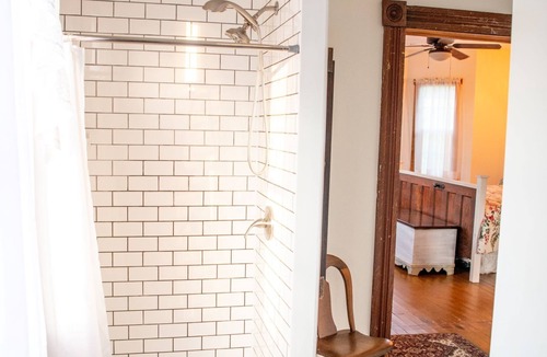 Dickerson Run House | Entire Farmhouse -Maple Bottom Farm Bed & Breakfast