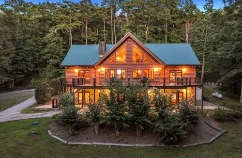 Helen House | Entire Forest Property for the Family, Nestled in the Blue Ridge Mountains of Georgia