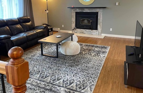 Taku - Campbell House | Entire home available within minutes from airport and other attractions