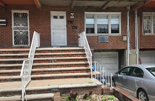 Canarsie House | Entire Home Calm 2-bedroom private rooms located in a house in Brooklyn