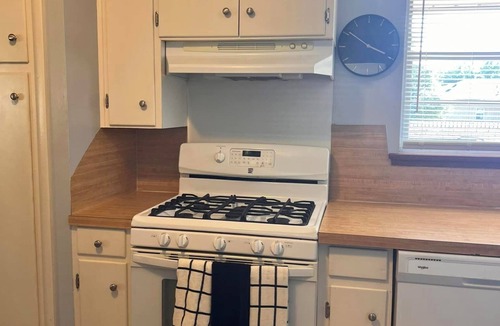 Norman House | Entire home, walking distance to OU