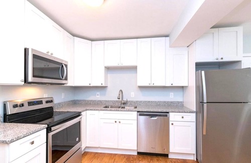 Downtown Baltimore Apartment | Entire House 1BD King Bed near Downtown