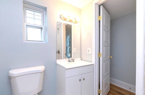 Downtown Baltimore Apartment | Entire House 1BD King Bed near Downtown