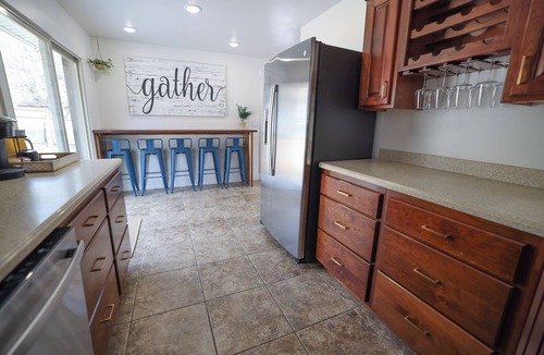 Orderville House | Entire House Between Zion & Bryce w/Hot Tub!