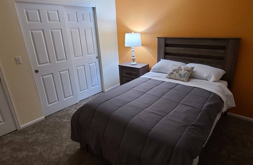 Commerce City House | Entire house by the airport