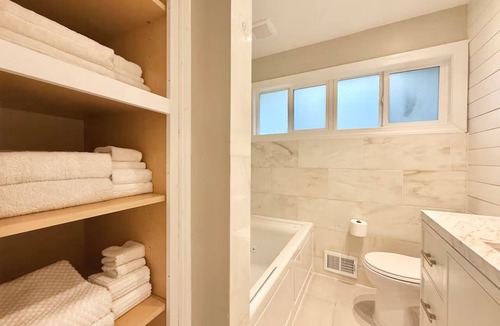 Rockville House | Entire House in Rockville, MD with Lots of LOVE!