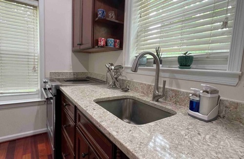 Arundel on the Bay House | Entire house on quiet street w/fenced yard—1 block from river, 3 from bay