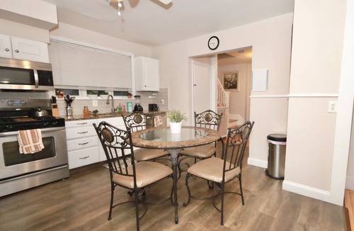 Revere House | Entire House w/parking mins to Historical Boston