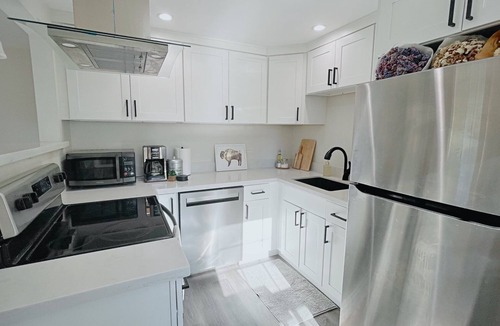 Bryn Mawr-Skyway House | Entire house with 3 bd & 1 bath, 15 mins to Airport& 15 mins to Downtown Seattle