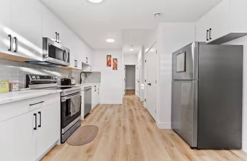 Mount Pleasant House | Entire modern private suite centrally located - minutes away from downtown!