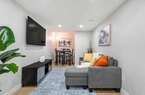 Northwest Calgary Apartment | Entire Modern, Stylish 2BR Suite with Private Entrance