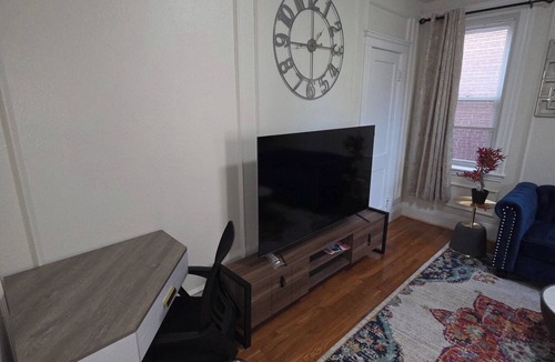 North Brookline Apartment | Entire private 1 bedroom apartment in Brookline