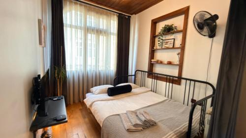Tophane House | Entire Private Building Walk to Galata 6 Guests