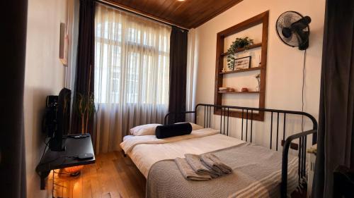Tophane House | Entire Private Building Walk to Galata 6 Guests