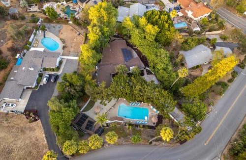Mount Helix House | Entire Private Home with Sauna, Gym, Pool, 7 Bed, Parking Yard, Ranch Style, Available Now