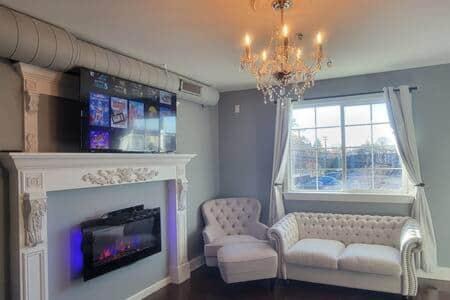 Royal Oak Villa | Entire Property! MicroLux Micro Hotel