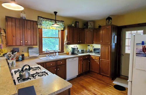 Jay House | Entire Rustic Farmhouse minutes from Jay Peak