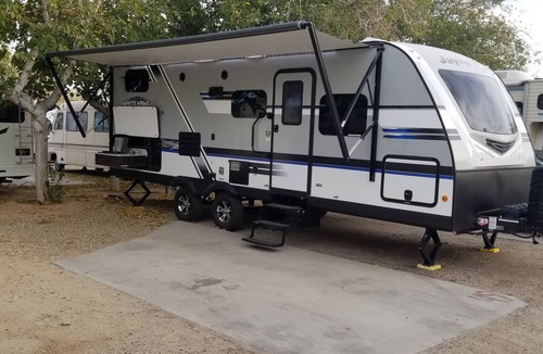 Pearsonville House | Entire RV w/Murphy Bed, 5-Seater Couch w/Dinette & 2-Bunkbeds