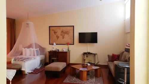 Santiago de Surco Apartment | Entire Studio-Penthouse De Luxe