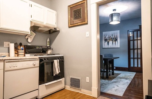 Latonia House | Entire Townhouse - 2 Separate Units