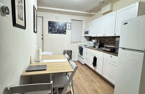 Downtown Baltimore Apartment | Entire Unit-5min to M&TBank Camden Yards