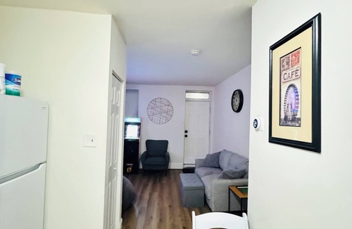 Downtown Baltimore Apartment | Entire Unit-5min to M&TBank Camden Yards