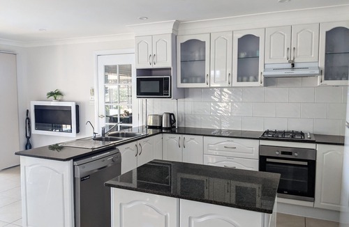 Forster House | Entire Waterfront Home, Fishing Wharf & Private Pool