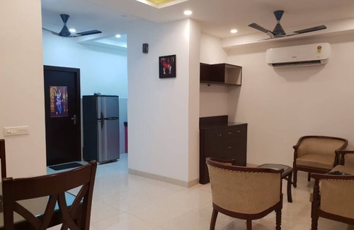 Noida Apartment | Entire world-class apartment near metro station