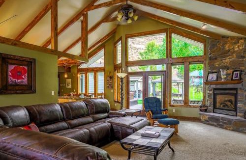 Baker City House | Entire Wunder Mine Estate Sleeps 20 Hot Tub Outdoor Kitchen Firepit