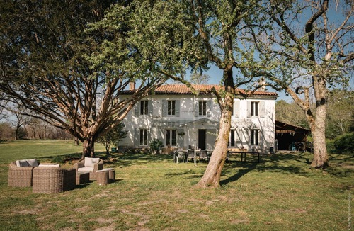 Hostens Cottage | Entre Chênes et Pins - 3-star group gîte - Close to Hostens lake!