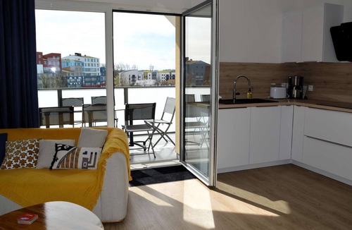 Courseulles-sur-Mer Apartment | Entre Plage et Ports : Le 49 - Avec Balcon