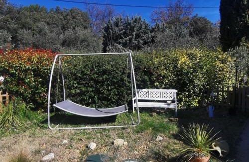 Malemort-du-Comtat Apartment | Entre Ventoux et Luberon, appartement dans maison.