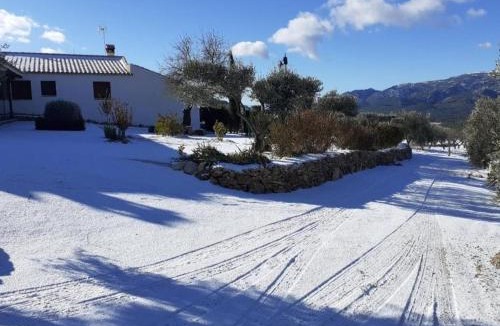 Campocamara House | ENTRESIERRAS Apartamentos rurales con chimenea, barbacoa y espacio para eventos