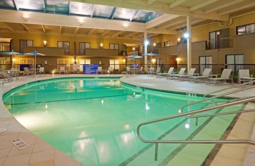 Mansfield Hotel | enVision Hotel & Conference Center Mansfield-Foxboro