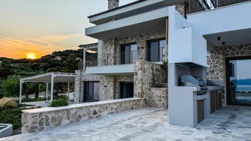 Aristotelis Villa | Eosea Selene