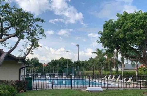 Sunset House | EPIC Escape/Pool Access Near Malls Airport Hospita