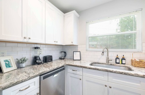 Sharonbrook House | Epic Family Retreat - Sleeps 14!