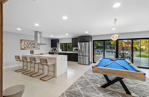 Golden Glades Villa | Epic Treehouse Villa - Pool Pickleball