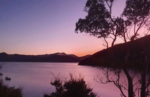 Whatamango Bay Cottage | Epic view Whatamango Bay waterfront cottage