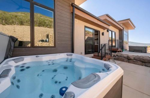 Hideout House | Epic Views, Private Hot Tub, Jordanelle Klaim