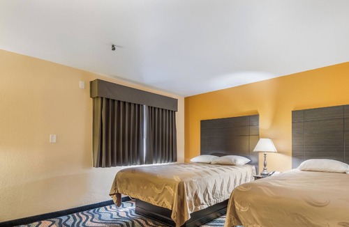 Rockford Hotel | Equality Inn