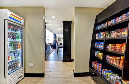 Mount Juliet Condo | Equipped King Suite | Free Breakfast, Business Center + Fitness Center Access