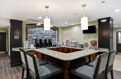 Mount Juliet Condo | Equipped Suite | Free Breakfast, Business Center