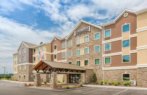 Canton Condo | Equipped Suite | Free Daily Breakfast, Shared Hot Tub + Pool