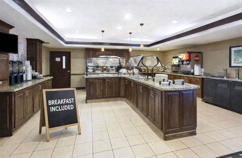 Columbia Condo | Equipped Suite near the University of Missouri | Fitness Center + Free Daily Breakfast