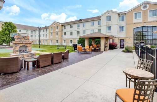 Mayfield Heights Condo | Equipped Suite | 24-Hour Business Center, Fitness Center + Free Daily Breakfast