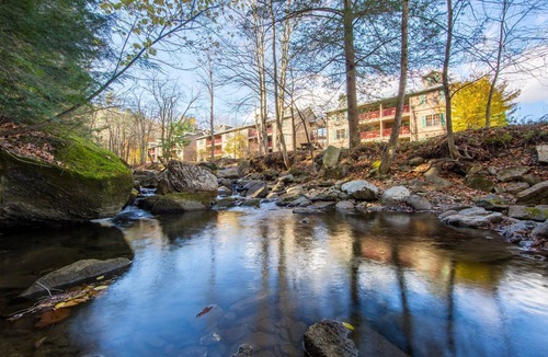 South Lee Villa | Equipped Villa with Access to Amazing Amenities!